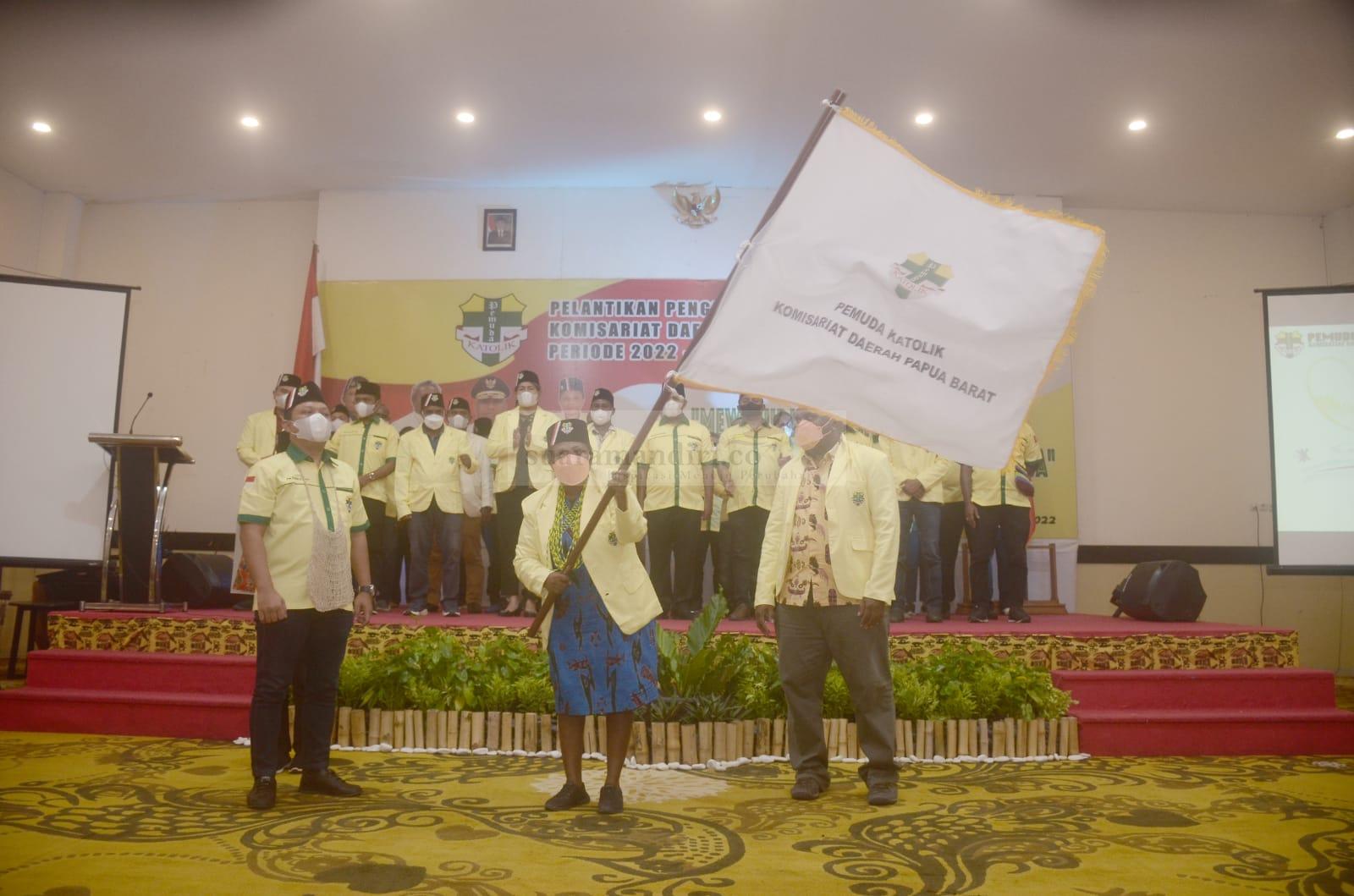 Dihadiri Gubernur Ketum Gusma Lantik Yustina Ogoney Jadi Ketua Pemuda