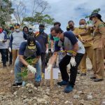 Gubernur Papua Barat Dominggus Mandacan