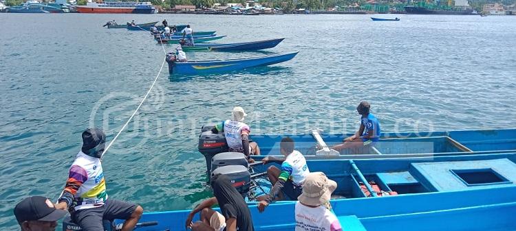 Meriahkan Hut Pi Pemkab Manokwari Gelar Lomba Balap Perahu Johnson