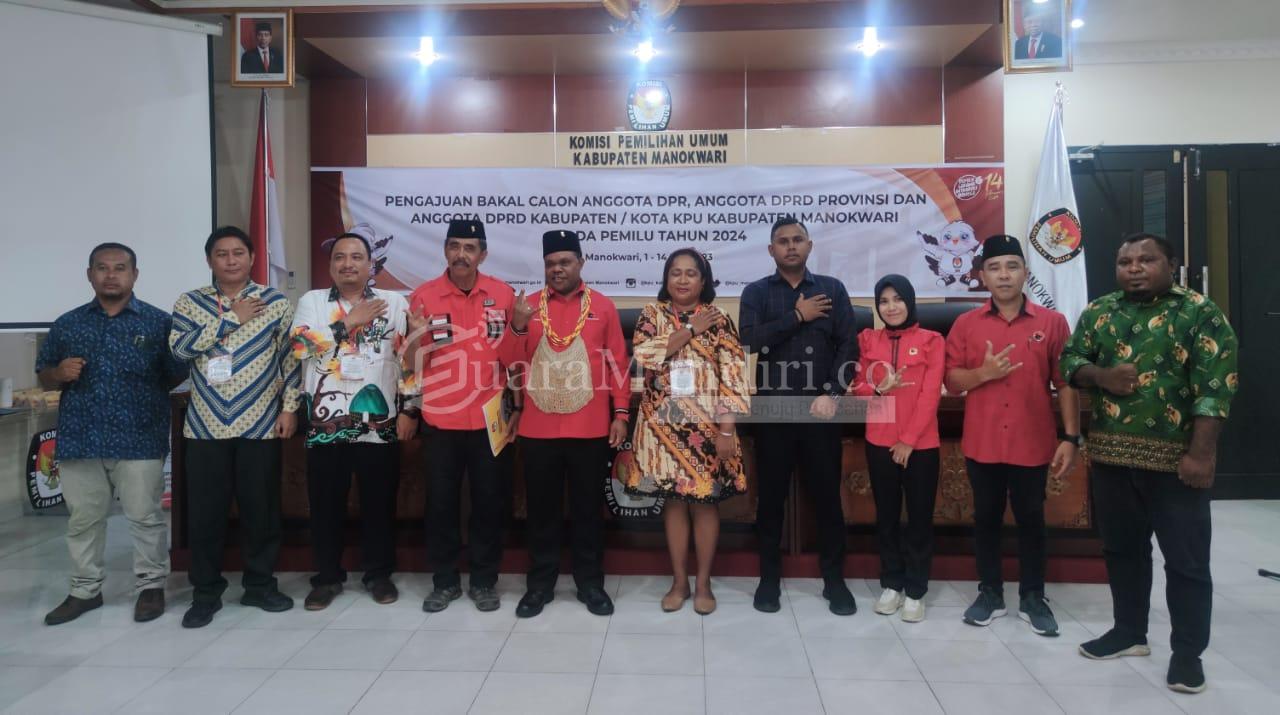 Diiringi Tarian Papua Dan Nusantara, DPC PDI-P Manokwari Mendaftarkan ...